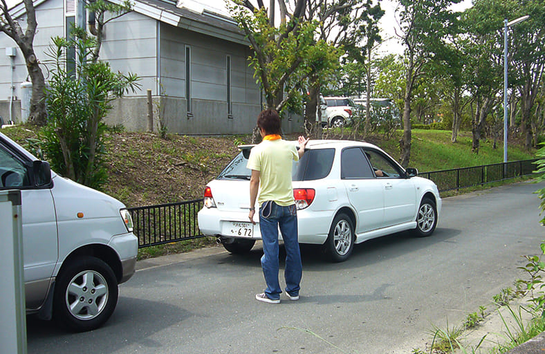 At the Hamamatsu City Medical and Welfare Center for Development (Hamamatsu Yuai-no-sato) summer festival, we provide assistance such as traffic control at the parking area.